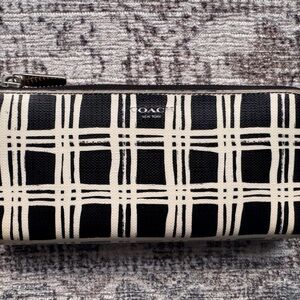 Coach Bleeker Black and Cream Plaid Accordion Zip Around Wallet